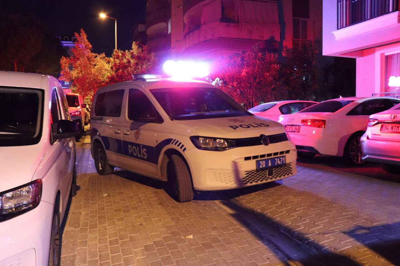 Apartta kanlı kavga! Ev arkadaşını bıçakladı 2